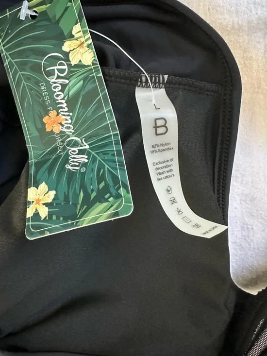 Blooming Jelly Black One Piece Swimsuit L NWT Ruched Tummy Control Skirted - Picture 8 of 15